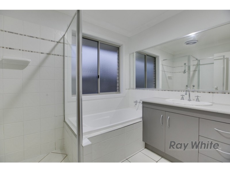 11 Merle Court, Birkdale QLD 4159