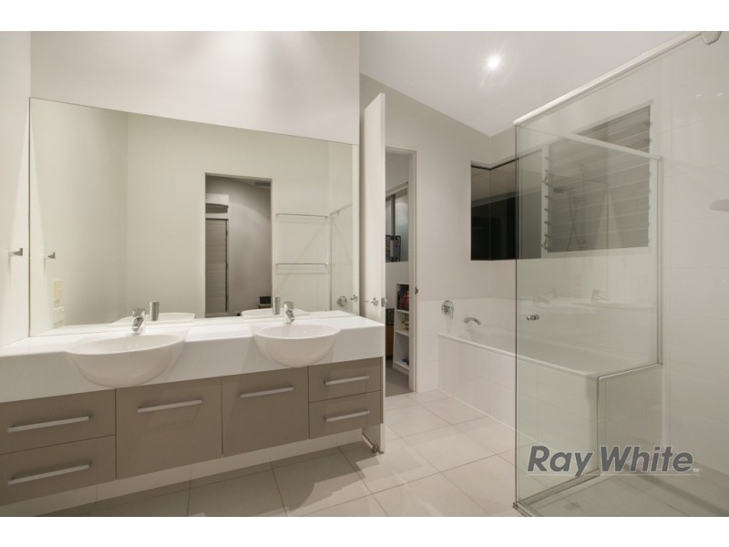 13 Wilson Esplanade, Victoria Point QLD 4165