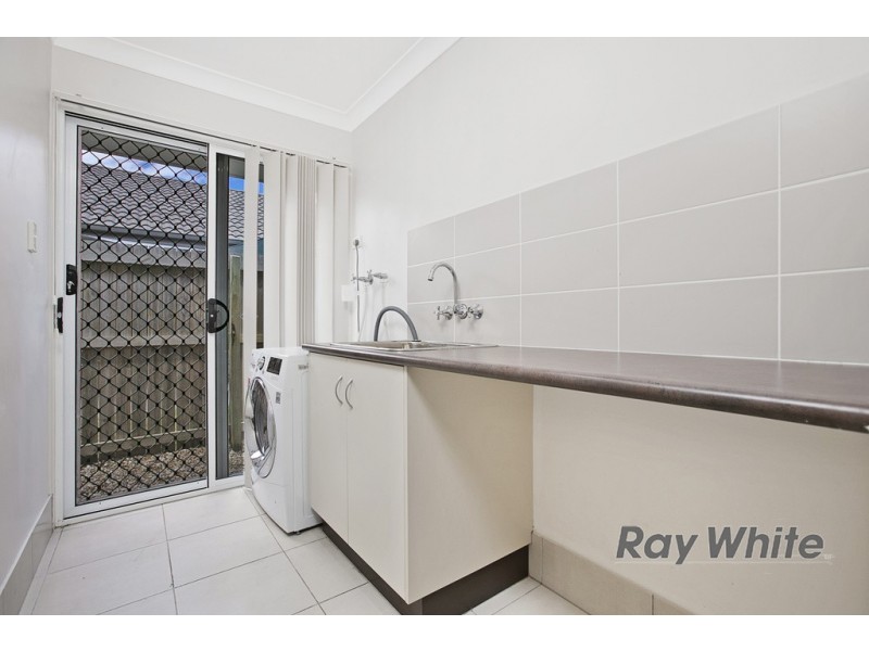 16 Kenilworth Crescent, Waterford QLD 4133