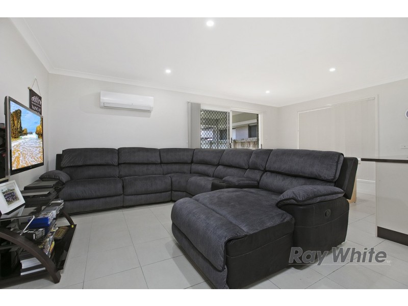 16 Kenilworth Crescent, Waterford QLD 4133