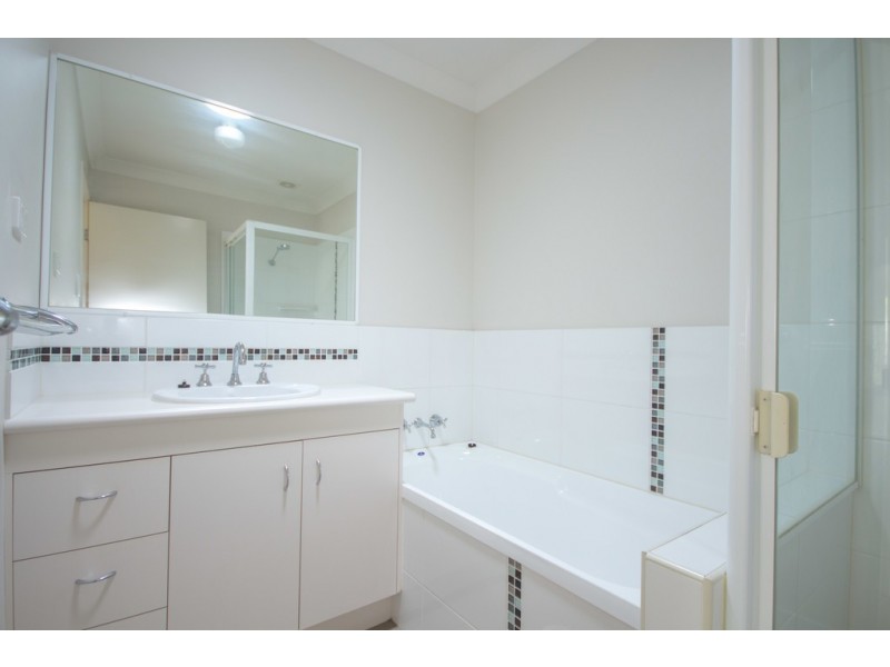 2/4 Woonara Street, Capalaba QLD 4157