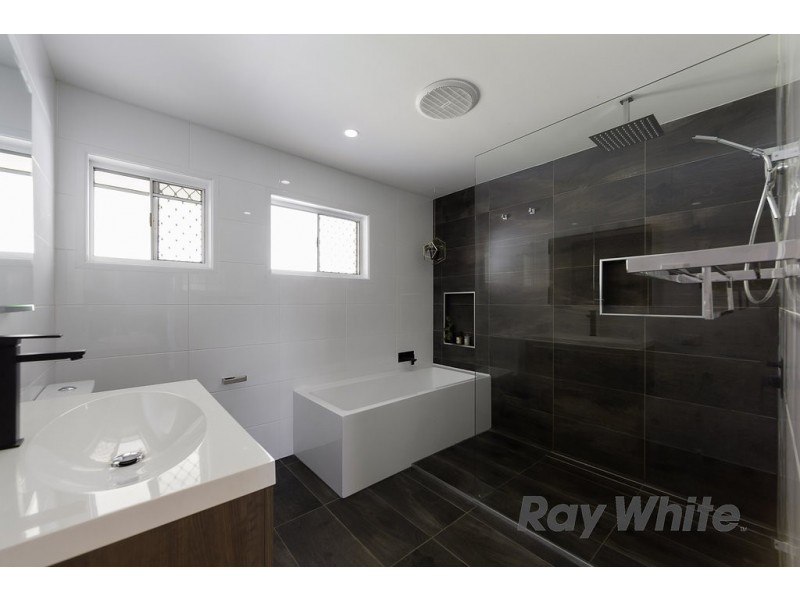 19 Scott Street, Redland Bay QLD 4165