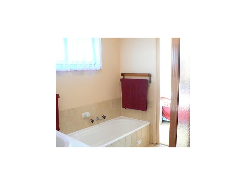 9 Gray Close, Shoalhaven Heads NSW 2535
