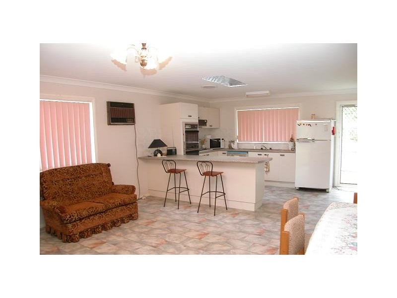 10 Renown Avenue, Shoalhaven Heads NSW 2535