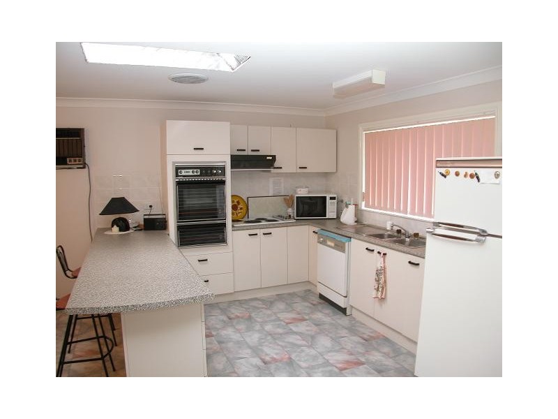 10 Renown Avenue, Shoalhaven Heads NSW 2535