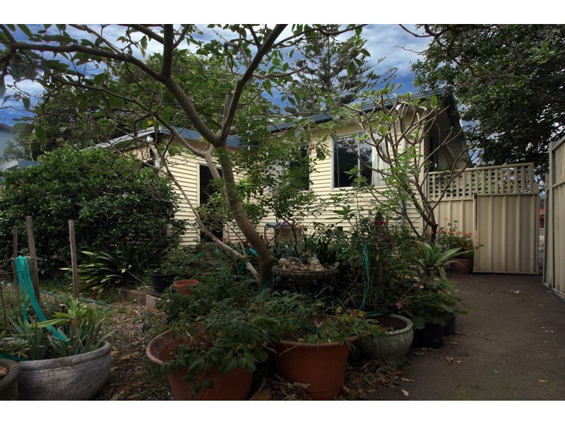 73 River Road, Shoalhaven Heads NSW 2535