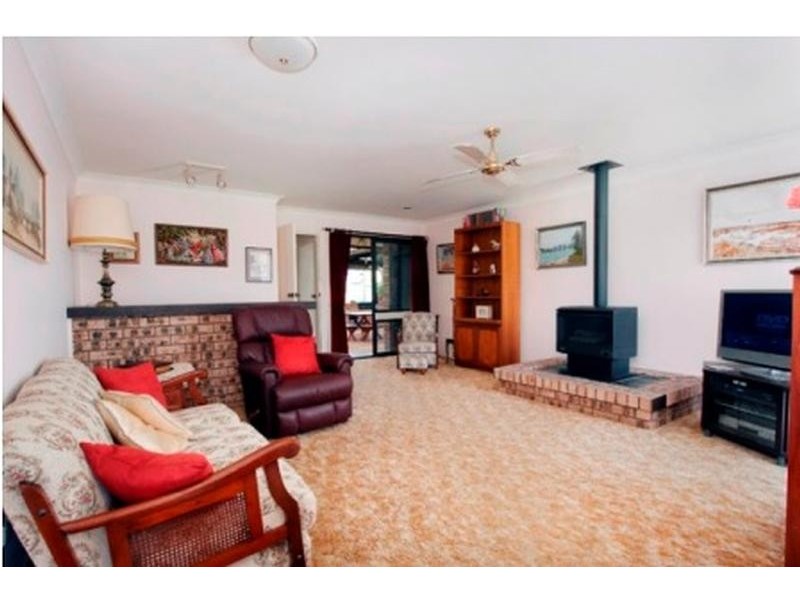 4 Rygate Ave, Shoalhaven Heads NSW 2535