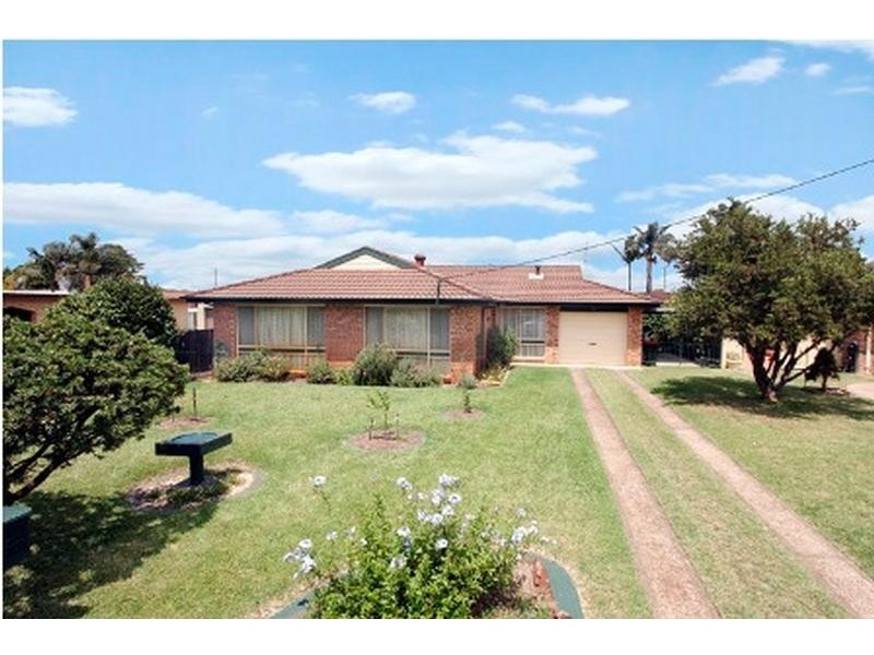 4 Rygate Ave, Shoalhaven Heads NSW 2535