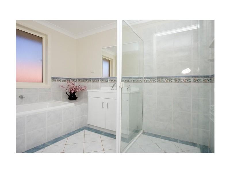 21 Ravenscliffe Street, Shoalhaven Heads NSW 2535