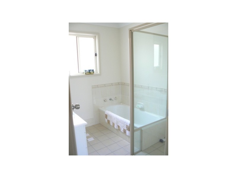 13 Renown Avenue, Shoalhaven Heads NSW 2535