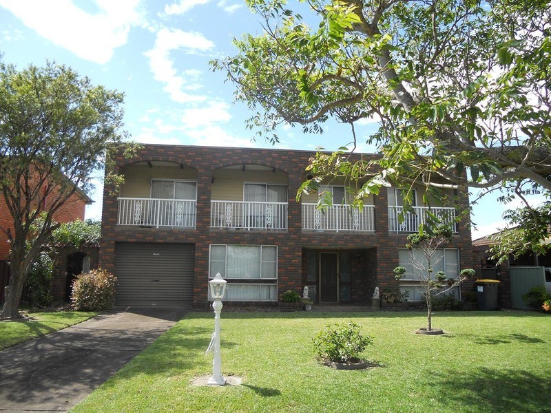 24 Oval Drive, Shoalhaven Heads NSW 2535