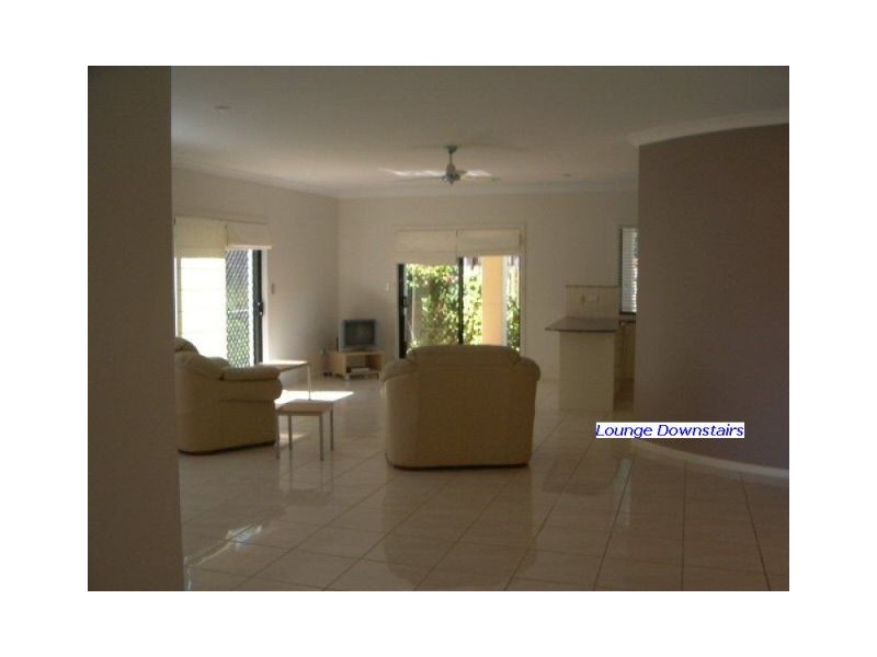 598a oxley, Scarborough QLD 4020