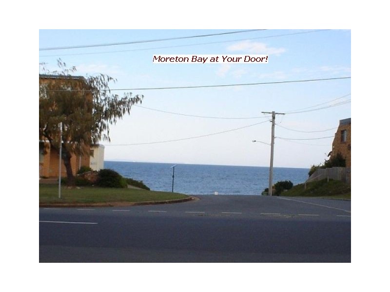 1/2 Queen, Scarborough QLD 4020