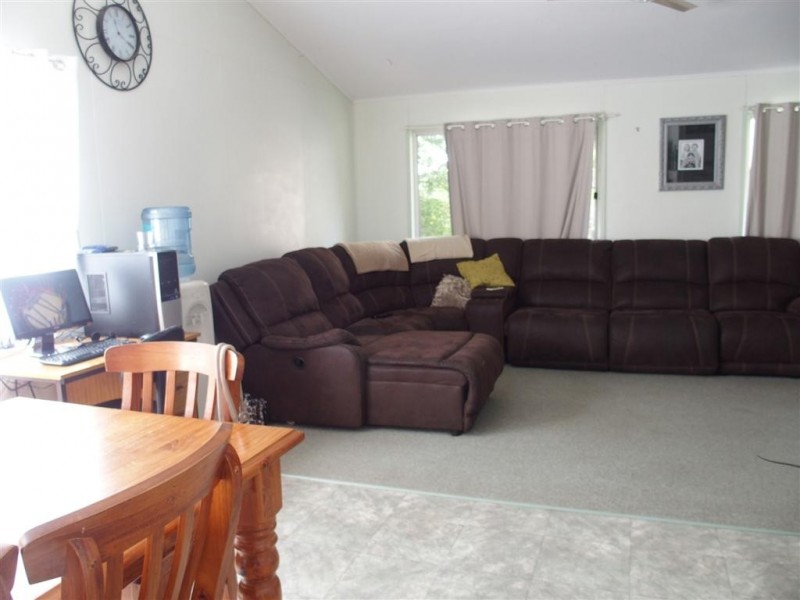 21 Lawless, Blackwater QLD 4717