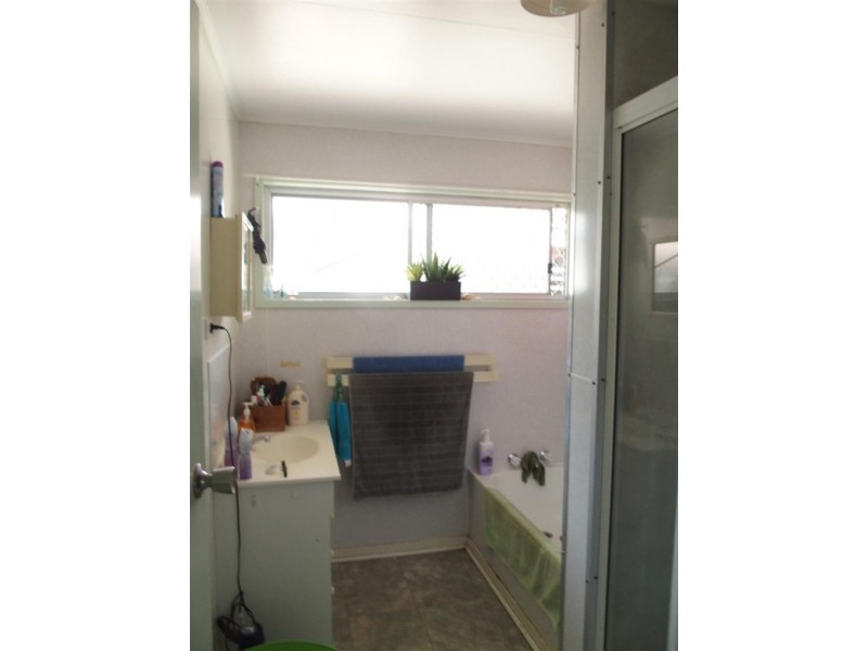 21 Lawless, Blackwater QLD 4717