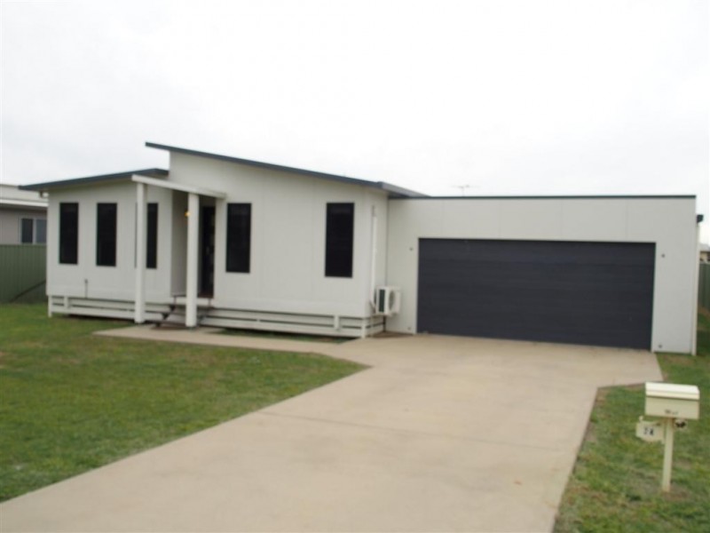 24 Hunter St, Blackwater QLD 4717