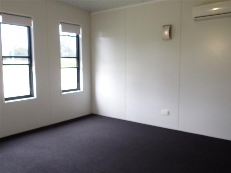 24 Hunter St, Blackwater QLD 4717