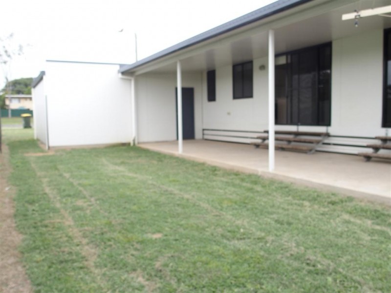24 Hunter St, Blackwater QLD 4717
