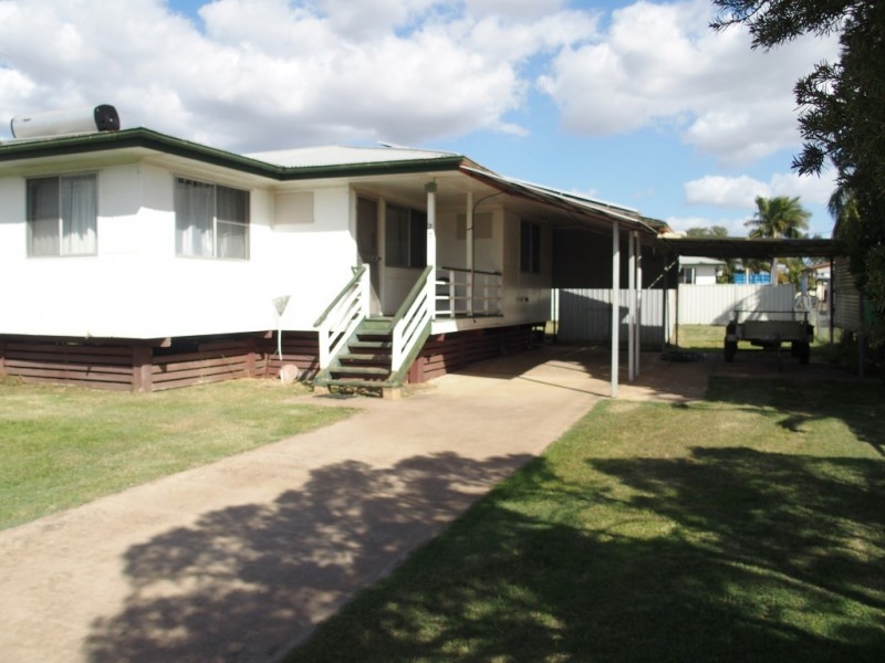 27 Wattle St, Blackwater QLD 4717