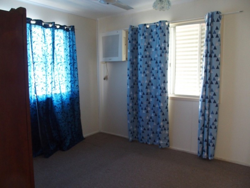 27 Wattle St, Blackwater QLD 4717