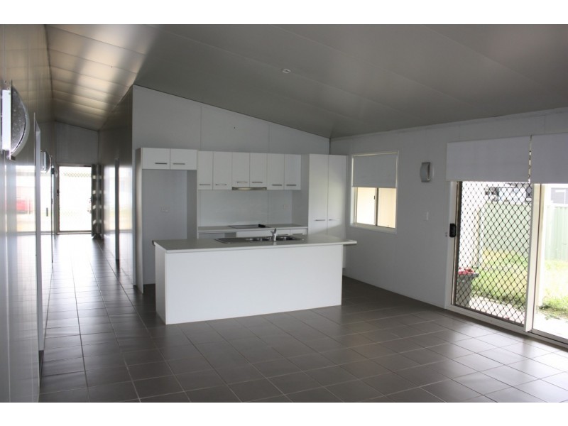 4 Summer Red Court, Blackwater QLD 4717