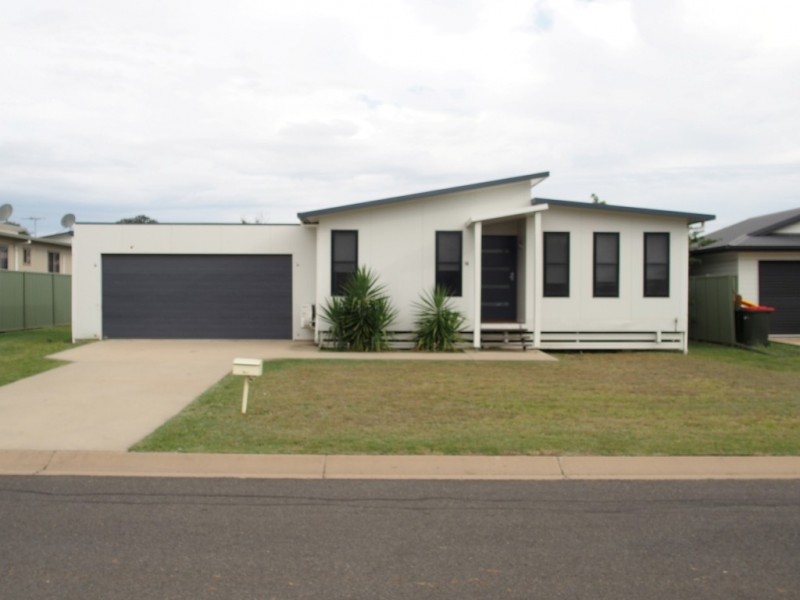 14 Summer Red Court, Blackwater QLD 4717