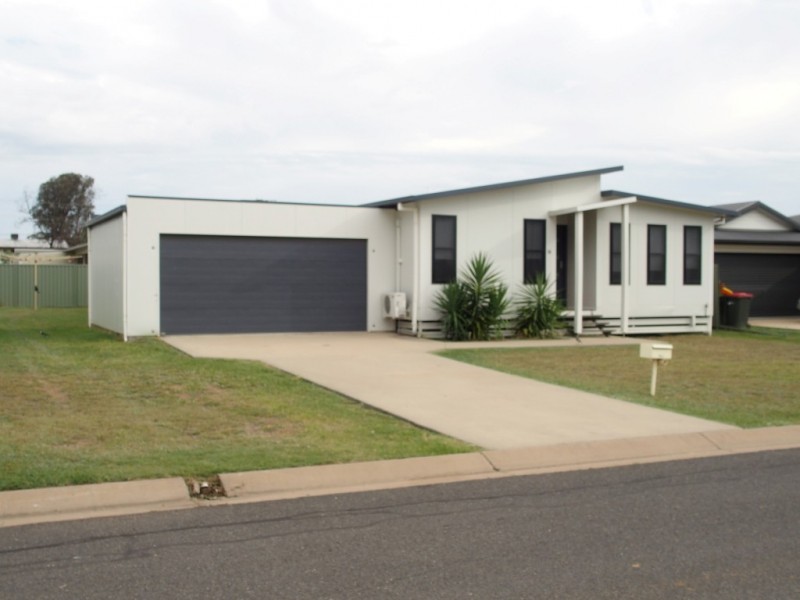 14 Summer Red Court, Blackwater QLD 4717