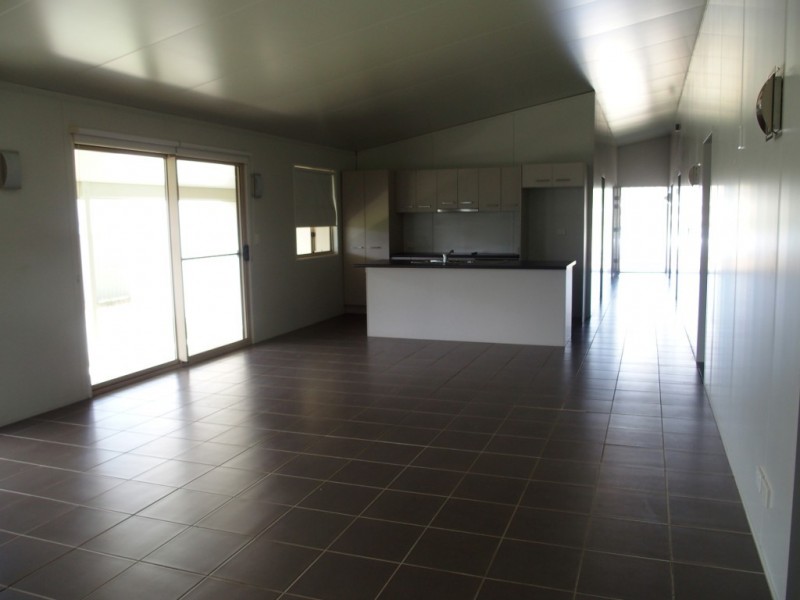 14 Hunter Street, Blackwater QLD 4717