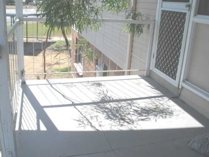 17 Acacia Street, Blackwater QLD 4717
