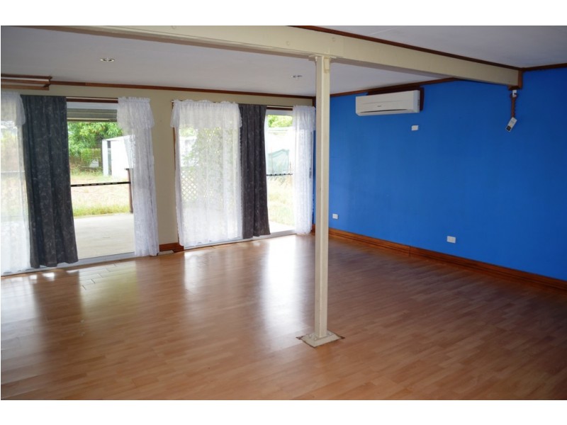 27 Stower Street, Blackwater QLD 4717