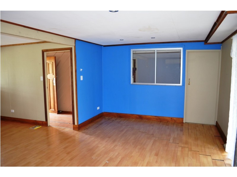 27 Stower Street, Blackwater QLD 4717