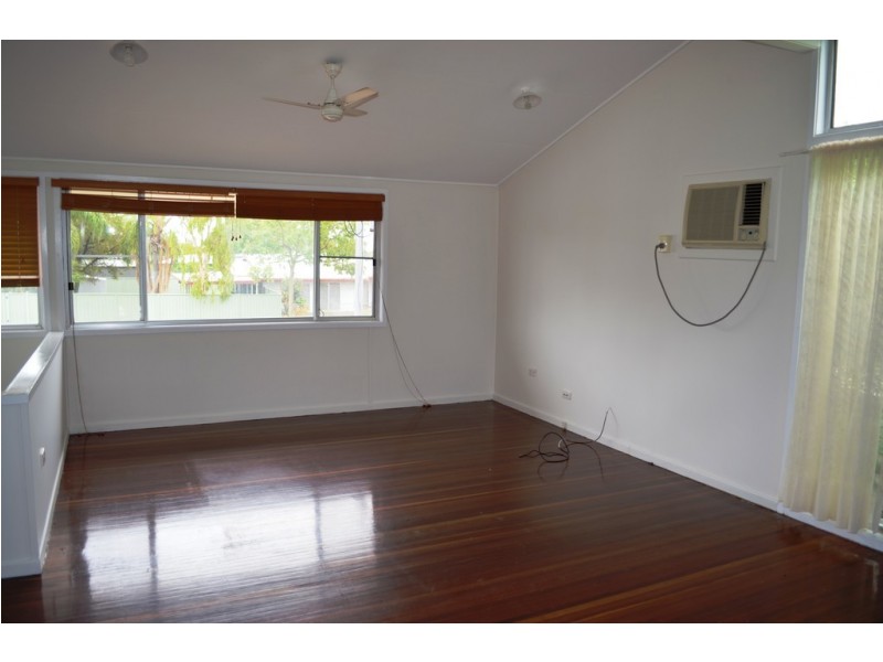 27 Stower Street, Blackwater QLD 4717