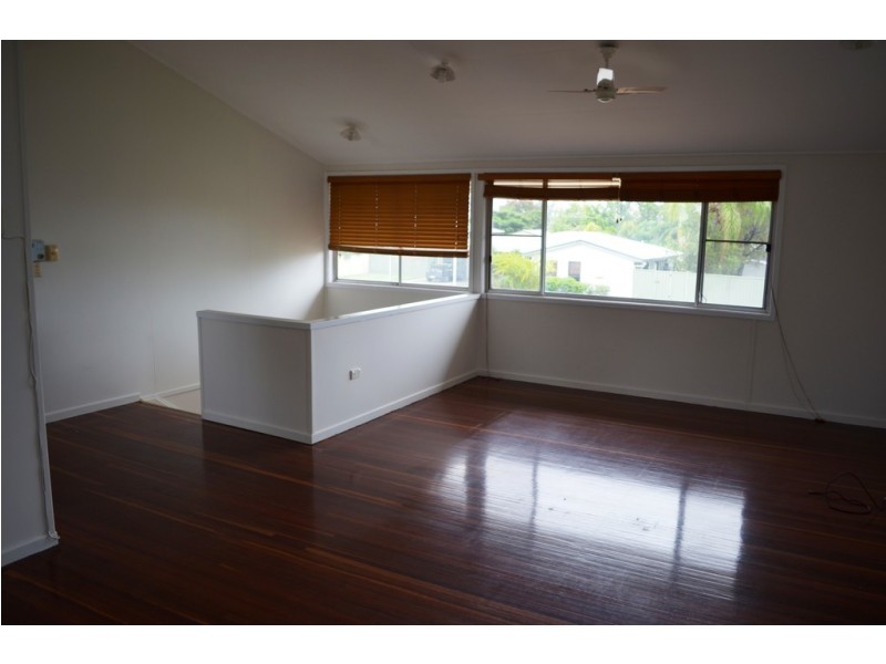 27 Stower Street, Blackwater QLD 4717