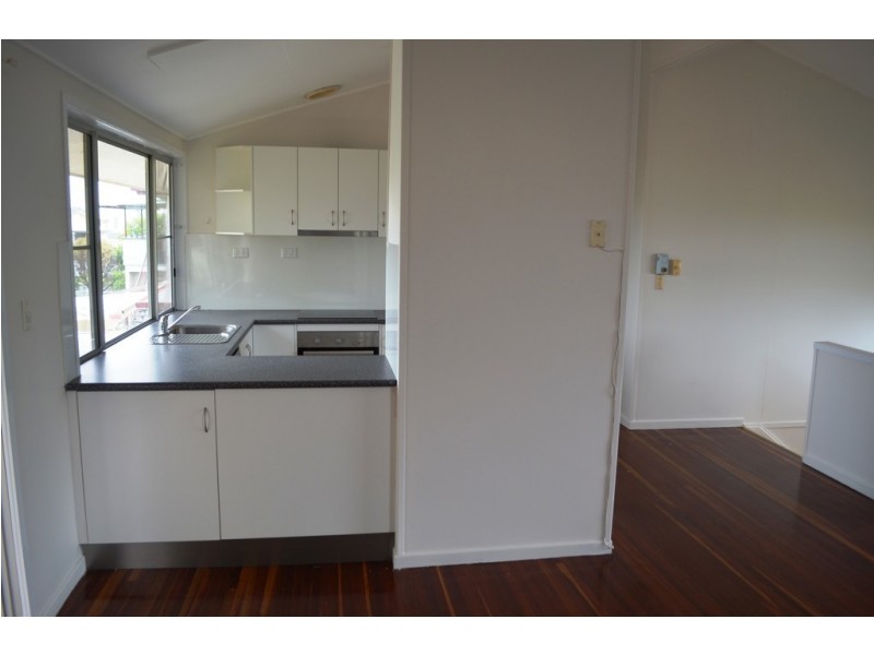 27 Stower Street, Blackwater QLD 4717