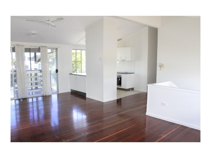 27 Stower Street, Blackwater QLD 4717