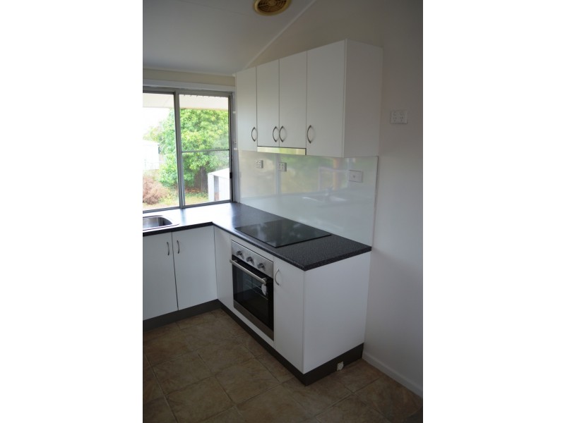 27 Stower Street, Blackwater QLD 4717