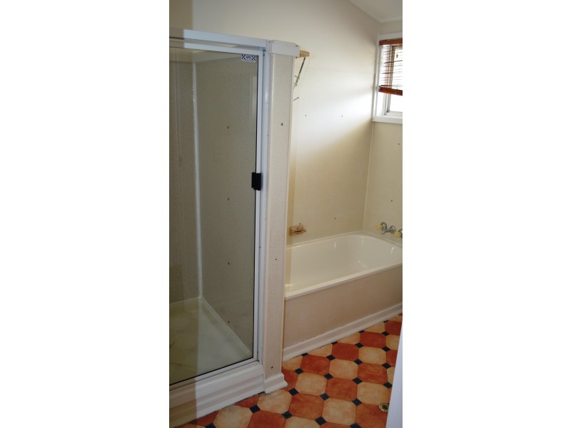 27 Stower Street, Blackwater QLD 4717