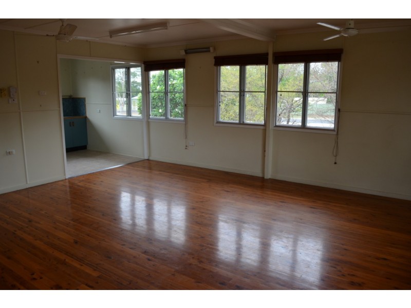 1 Seeman Street, Blackwater QLD 4717