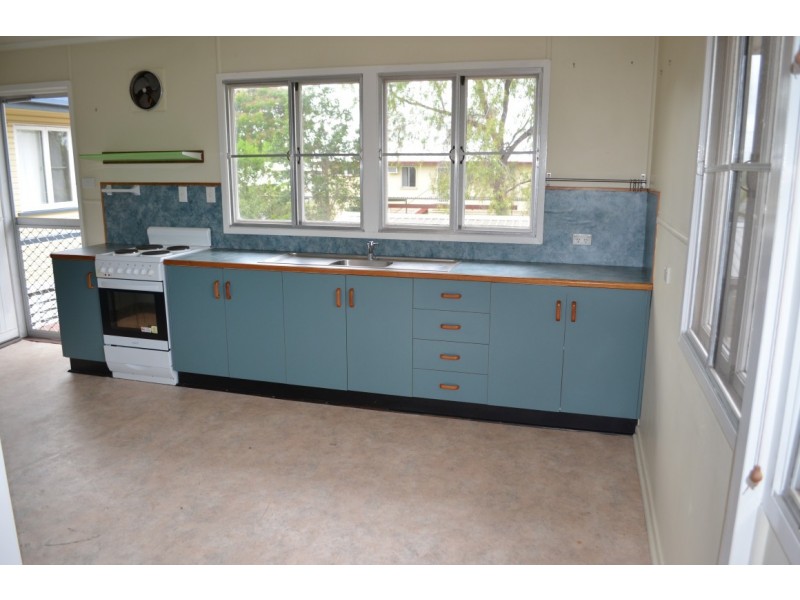 1 Seeman Street, Blackwater QLD 4717