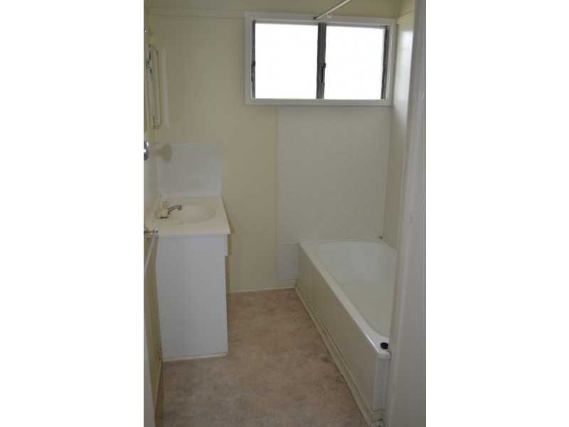 1 Seeman Street, Blackwater QLD 4717