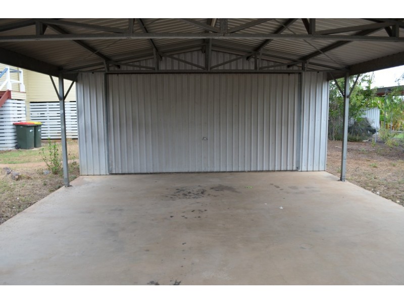 1 Seeman Street, Blackwater QLD 4717