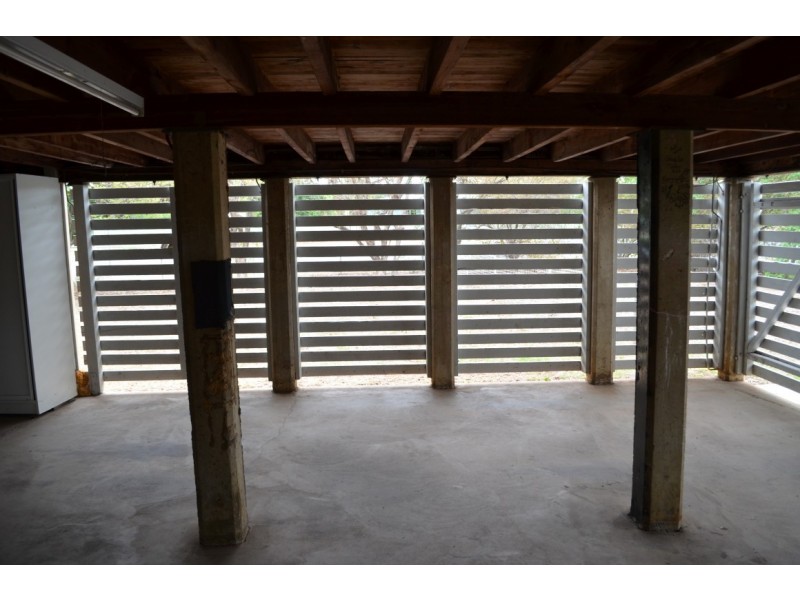 1 Seeman Street, Blackwater QLD 4717