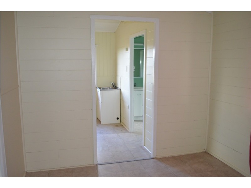 23 Acacia Street, Blackwater QLD 4717