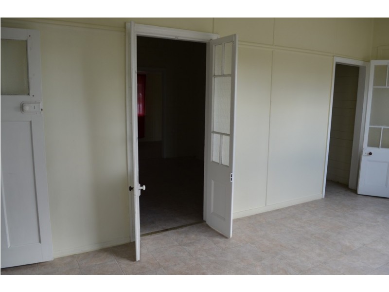 23 Acacia Street, Blackwater QLD 4717