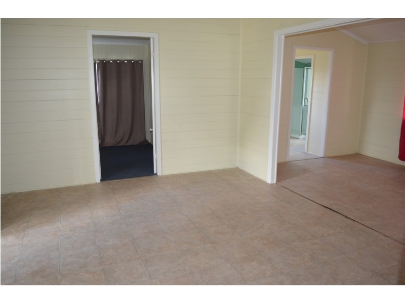 23 Acacia Street, Blackwater QLD 4717