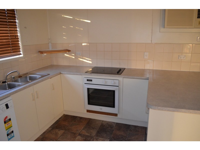 49 Stower Street, Blackwater QLD 4717