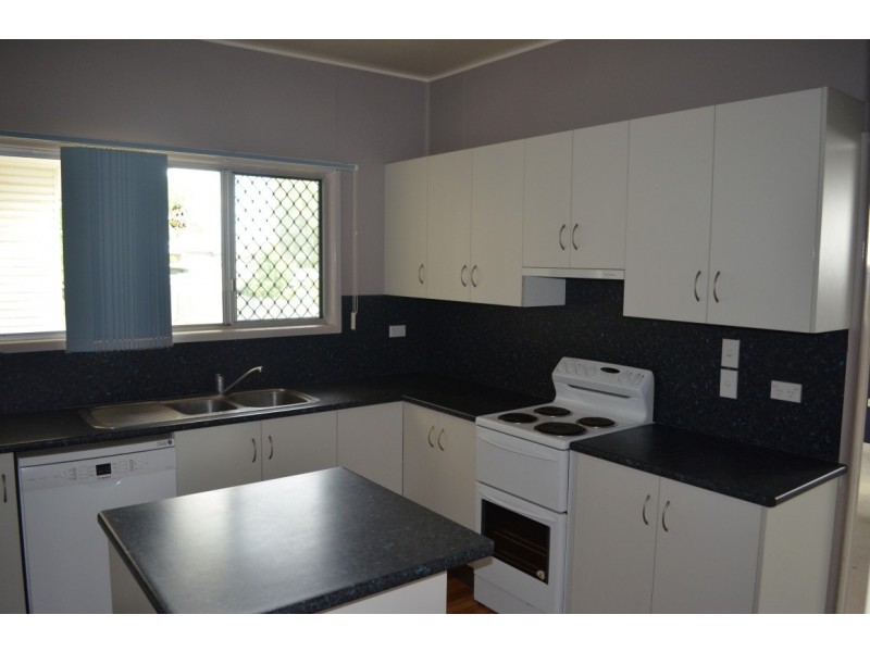 39 Taurus Street, Blackwater QLD 4717