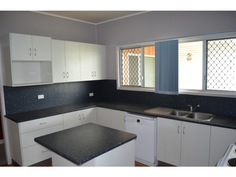 39 Taurus Street, Blackwater QLD 4717