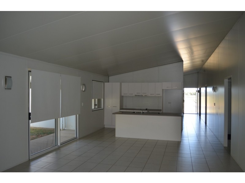 4 Hunter Street, Blackwater QLD 4717