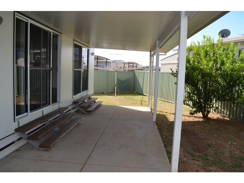 4 Hunter Street, Blackwater QLD 4717